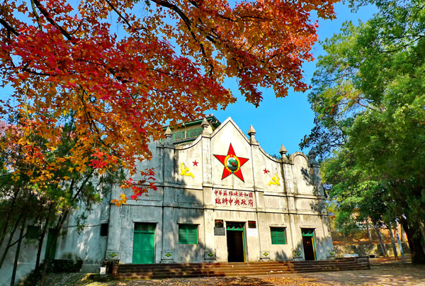 瑞金,位于江西省东南边陲,是闻名中外的红色故都,共和国摇篮,是中央