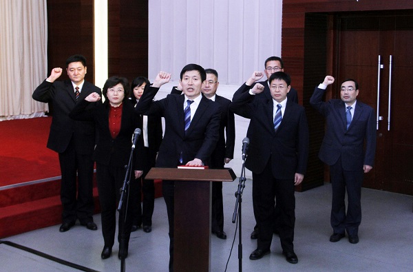 张利春为威海市监察委员会副主任;孙洪毅,仇祝臣,臧红芳,王金明,陶全