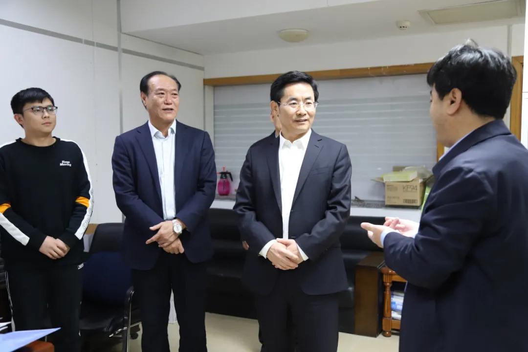 任敬喜到经区督导干部作风大改进工作